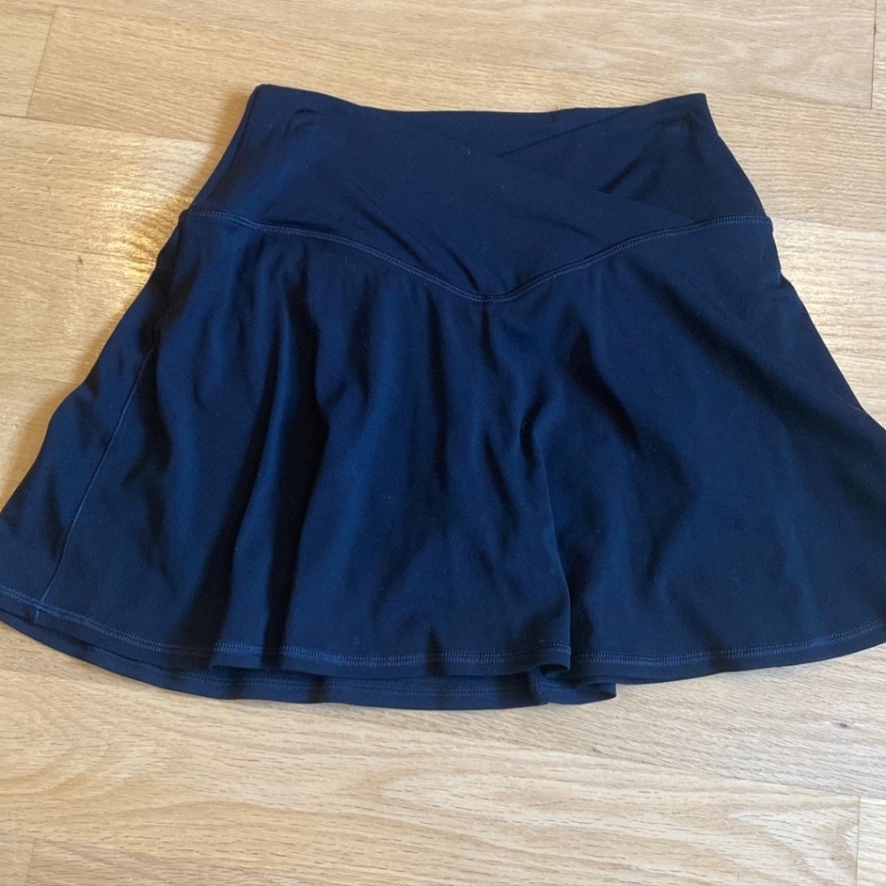 BLACK Aerie offline crossover 2 in 1 skirt